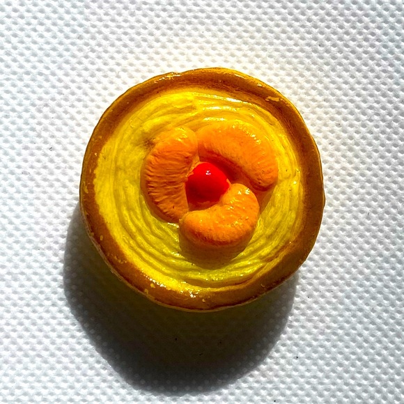 Other - Vintage rubber magnet custard with peaches and cherry